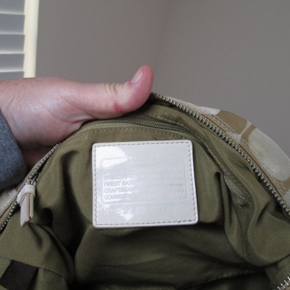 Coach Beige and Cream Colored Shoulder Hobo Purse # E1182-F17434 Pre-own… - Picture 7 of 15